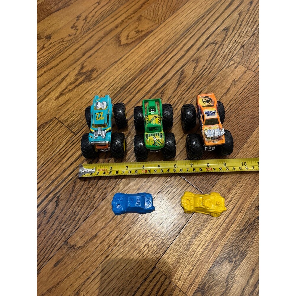 Monster jam, monster trucks Lot